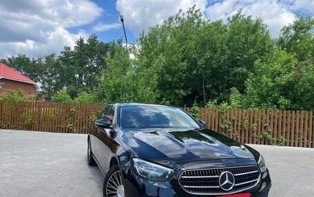 Mercedes-Benz E-Класс, 2021 год, 2 900 000 рублей, 2 фотография