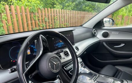 Mercedes-Benz E-Класс, 2021 год, 2 900 000 рублей, 14 фотография