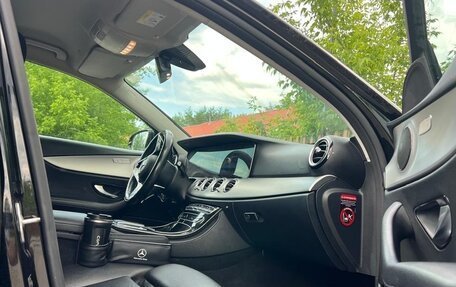 Mercedes-Benz E-Класс, 2021 год, 2 900 000 рублей, 17 фотография