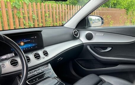 Mercedes-Benz E-Класс, 2021 год, 2 900 000 рублей, 20 фотография