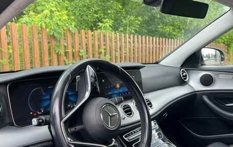 Mercedes-Benz E-Класс, 2021 год, 2 900 000 рублей, 22 фотография