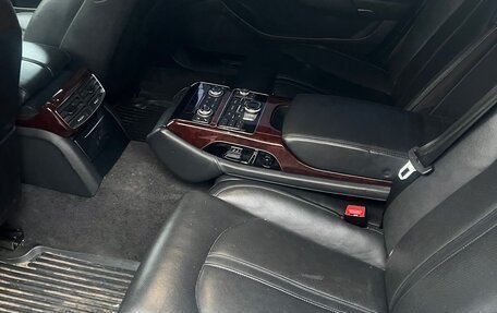 Audi A8, 2011 год, 1 900 000 рублей, 4 фотография