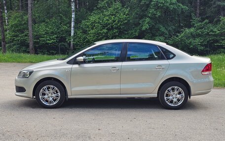 Volkswagen Polo VI (EU Market), 2012 год, 700 000 рублей, 2 фотография