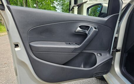Volkswagen Polo VI (EU Market), 2012 год, 700 000 рублей, 25 фотография