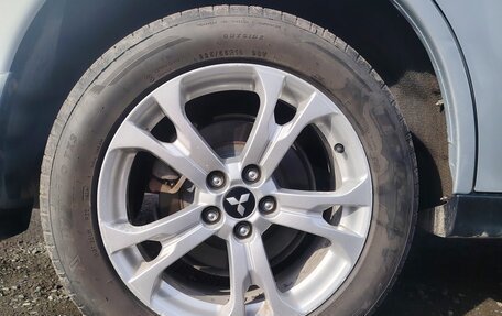 Mitsubishi Outlander III рестайлинг 3, 2013 год, 1 400 000 рублей, 5 фотография