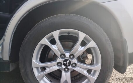 Mitsubishi Outlander III рестайлинг 3, 2013 год, 1 400 000 рублей, 8 фотография