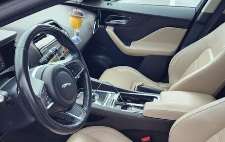 Jaguar F-Pace, 2018 год, 2 550 000 рублей, 13 фотография