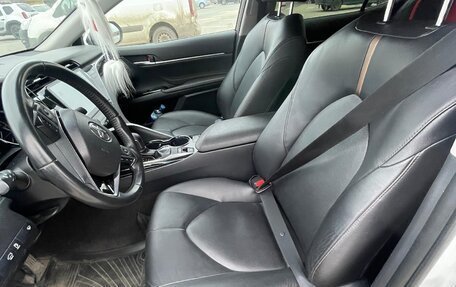 Toyota Camry, 2020 год, 3 100 000 рублей, 12 фотография