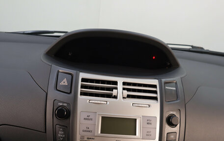 Toyota Yaris III рестайлинг, 2007 год, 639 000 рублей, 13 фотография