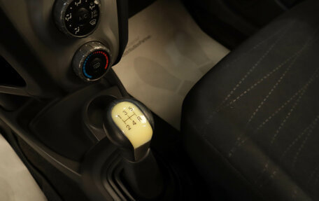 Toyota Yaris III рестайлинг, 2007 год, 639 000 рублей, 15 фотография