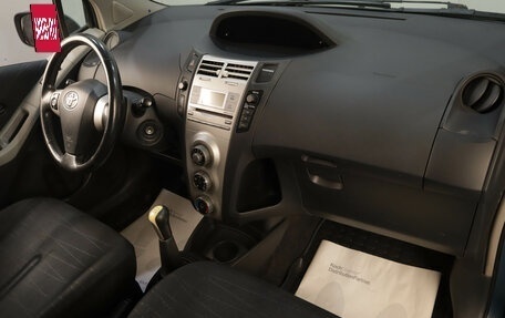 Toyota Yaris III рестайлинг, 2007 год, 639 000 рублей, 16 фотография