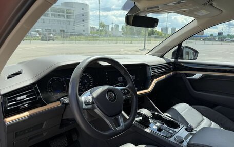Volkswagen Touareg III, 2018 год, 4 950 000 рублей, 12 фотография