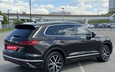 Volkswagen Touareg III, 2018 год, 4 950 000 рублей, 6 фотография