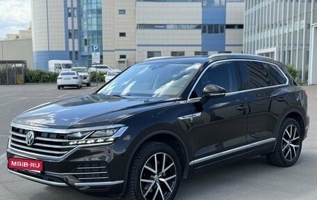 Volkswagen Touareg III, 2018 год, 4 950 000 рублей, 3 фотография