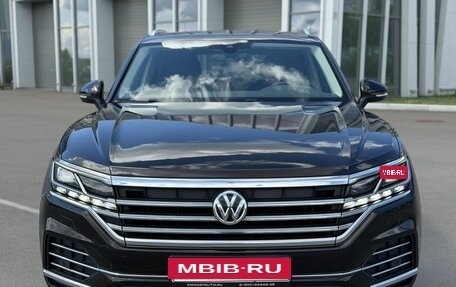 Volkswagen Touareg III, 2018 год, 4 950 000 рублей, 2 фотография