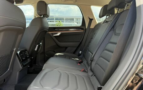 Volkswagen Touareg III, 2018 год, 4 950 000 рублей, 26 фотография