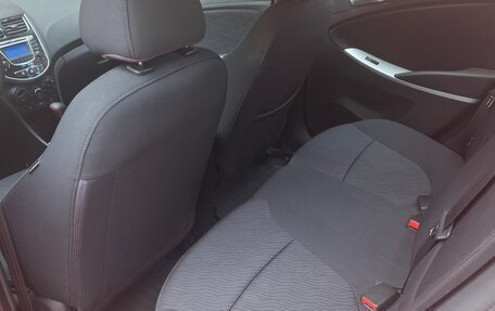Hyundai Solaris II рестайлинг, 2012 год, 975 000 рублей, 13 фотография