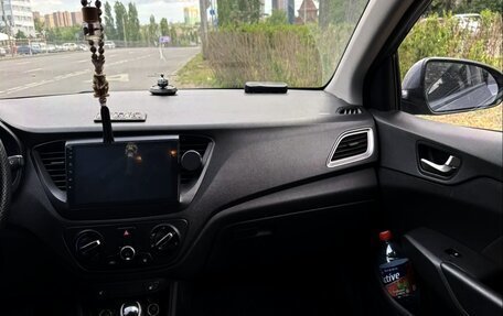 Hyundai Solaris II рестайлинг, 2019 год, 1 500 000 рублей, 6 фотография