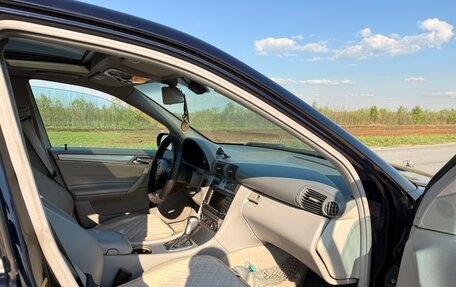 Mercedes-Benz C-Класс, 2004 год, 700 000 рублей, 8 фотография