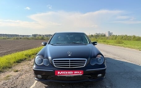 Mercedes-Benz C-Класс, 2004 год, 700 000 рублей, 3 фотография