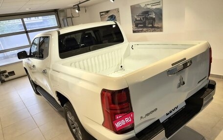 Mitsubishi L200, 2024 год, 5 299 000 рублей, 10 фотография