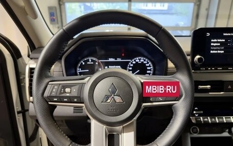 Mitsubishi L200, 2024 год, 5 299 000 рублей, 21 фотография
