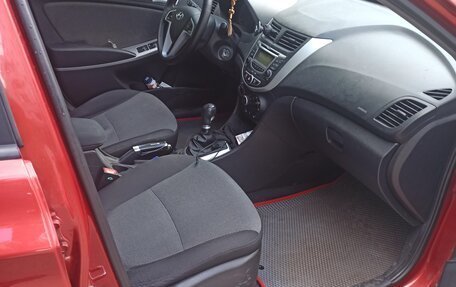 Hyundai Solaris II рестайлинг, 2012 год, 600 000 рублей, 4 фотография