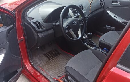 Hyundai Solaris II рестайлинг, 2012 год, 600 000 рублей, 11 фотография