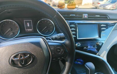 Toyota Camry, 2018 год, 2 150 000 рублей, 10 фотография