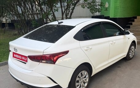Hyundai Solaris II рестайлинг, 2021 год, 1 450 000 рублей, 4 фотография