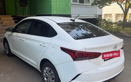 Hyundai Solaris II рестайлинг, 2021 год, 1 450 000 рублей, 3 фотография