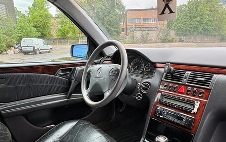 Mercedes-Benz E-Класс, 1998 год, 380 000 рублей, 8 фотография