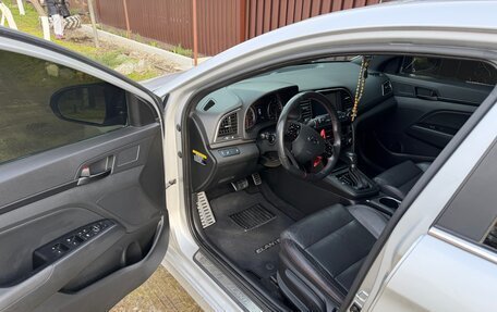Hyundai Elantra VI рестайлинг, 2017 год, 1 750 000 рублей, 3 фотография