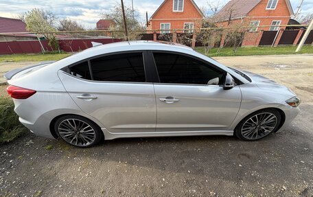 Hyundai Elantra VI рестайлинг, 2017 год, 1 750 000 рублей, 9 фотография