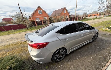 Hyundai Elantra VI рестайлинг, 2017 год, 1 750 000 рублей, 10 фотография