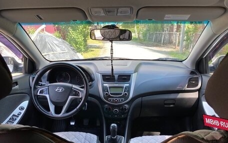 Hyundai Solaris II рестайлинг, 2013 год, 700 000 рублей, 3 фотография