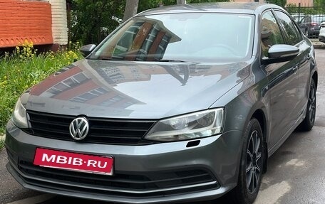 Volkswagen Jetta VI, 2015 год, 820 000 рублей, 2 фотография