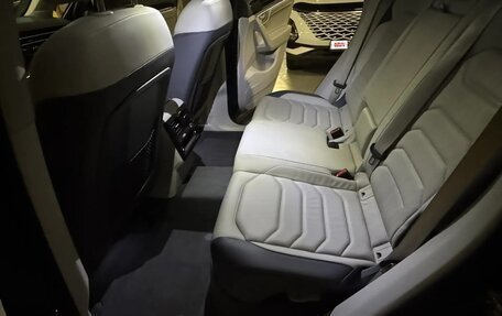 Volkswagen Touareg III, 2019 год, 4 000 000 рублей, 2 фотография