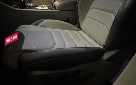 Volkswagen Touareg III, 2019 год, 4 000 000 рублей, 9 фотография