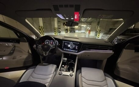 Volkswagen Touareg III, 2019 год, 4 000 000 рублей, 11 фотография
