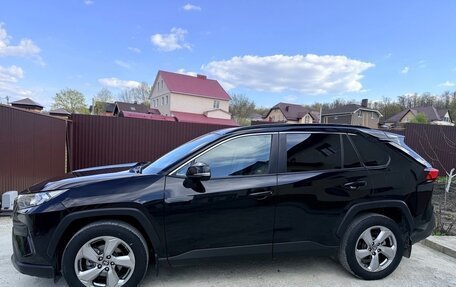 Toyota RAV4, 2020 год, 3 850 000 рублей, 2 фотография