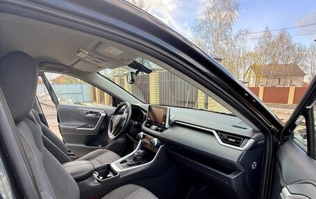 Toyota RAV4, 2020 год, 3 850 000 рублей, 6 фотография