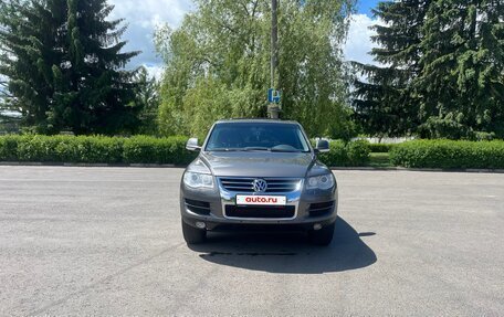 Volkswagen Touareg III, 2010 год, 1 450 000 рублей, 2 фотография