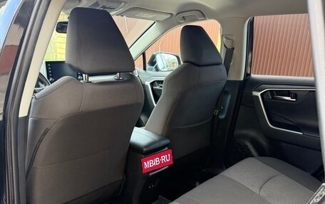Toyota RAV4, 2020 год, 3 850 000 рублей, 5 фотография