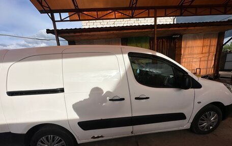 Peugeot Partner II рестайлинг 2, 2010 год, 300 000 рублей, 6 фотография