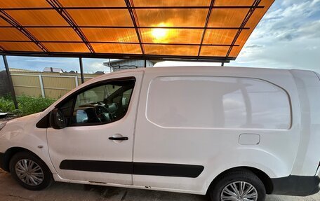 Peugeot Partner II рестайлинг 2, 2010 год, 300 000 рублей, 3 фотография