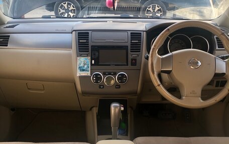 Nissan Tiida, 2005 год, 650 000 рублей, 11 фотография