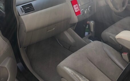 Nissan Tiida, 2005 год, 650 000 рублей, 10 фотография