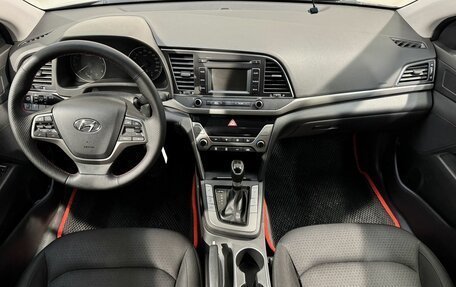 Hyundai Elantra VI рестайлинг, 2017 год, 1 299 800 рублей, 9 фотография