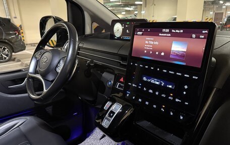 Hyundai Staria, 2021 год, 3 500 000 рублей, 21 фотография